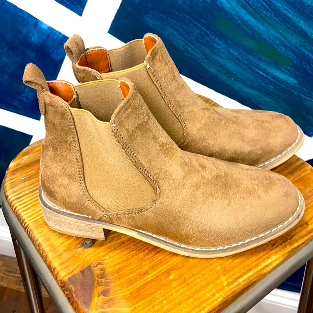 Chelsea boots